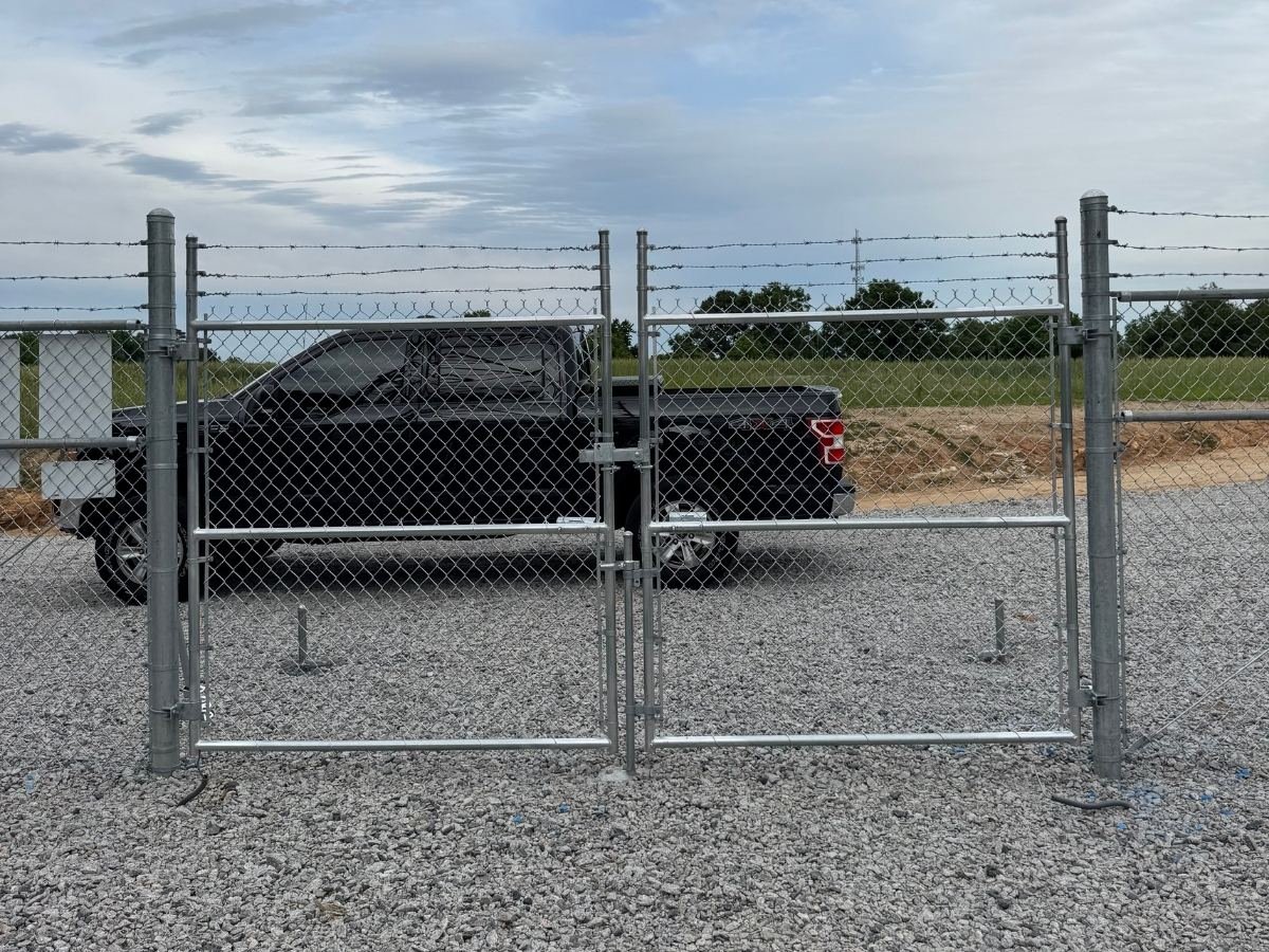 commercial chainlink fence