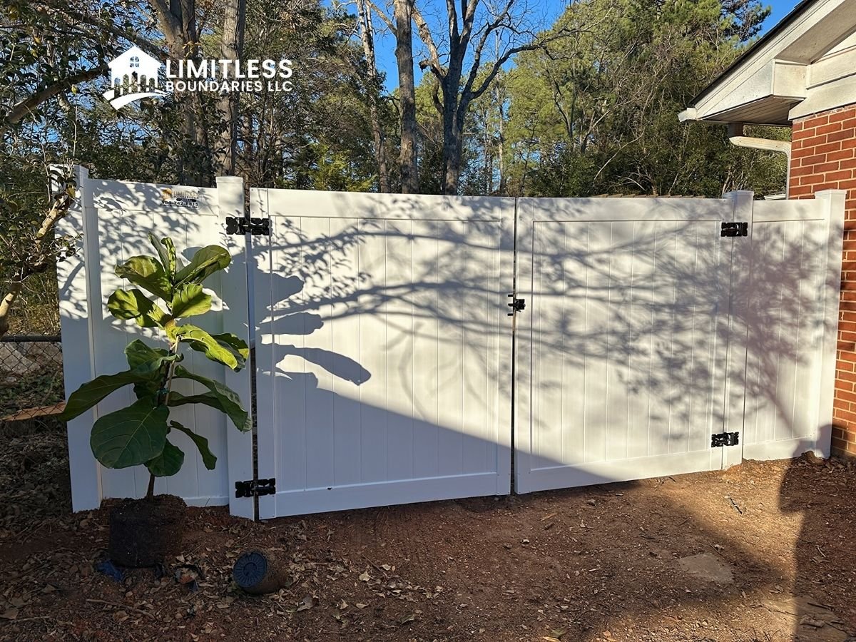 vinyl-privacy-fence-double-gate